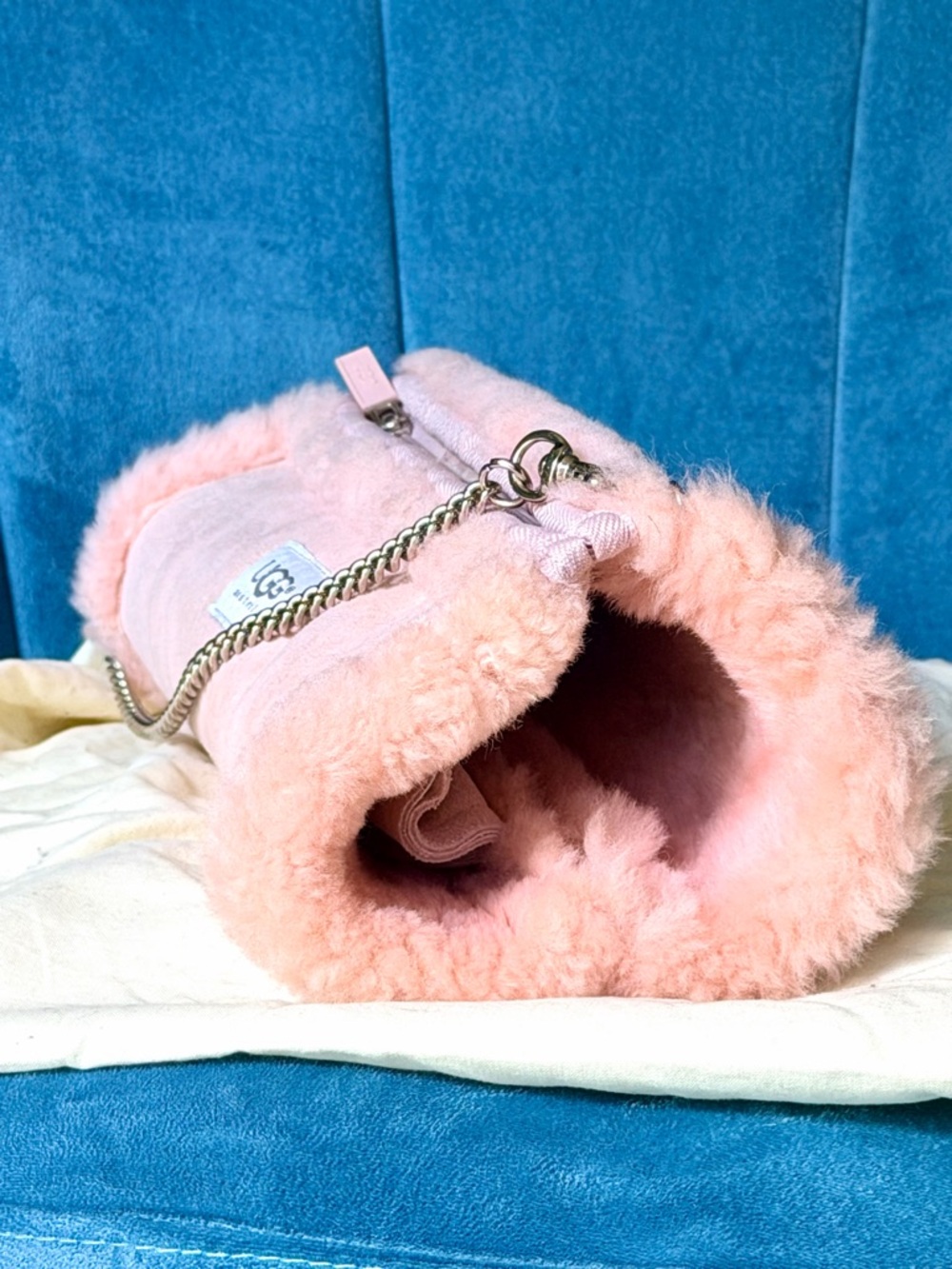 UGG Suede Leather Shearling
Sherpa Sheepskin Hand Muff Crossbody Clutch - Picture 5 of 8